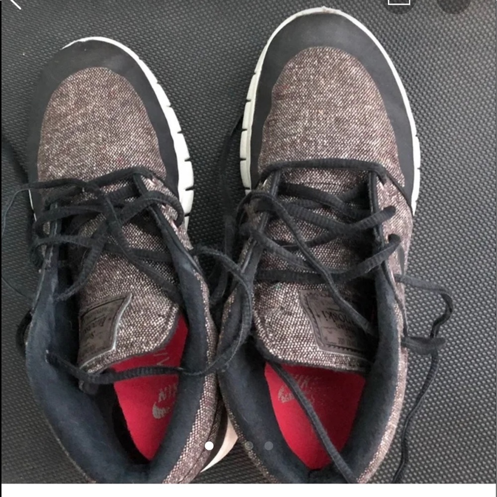 Boys used Nike Shoes  size 5 in Brown &Black